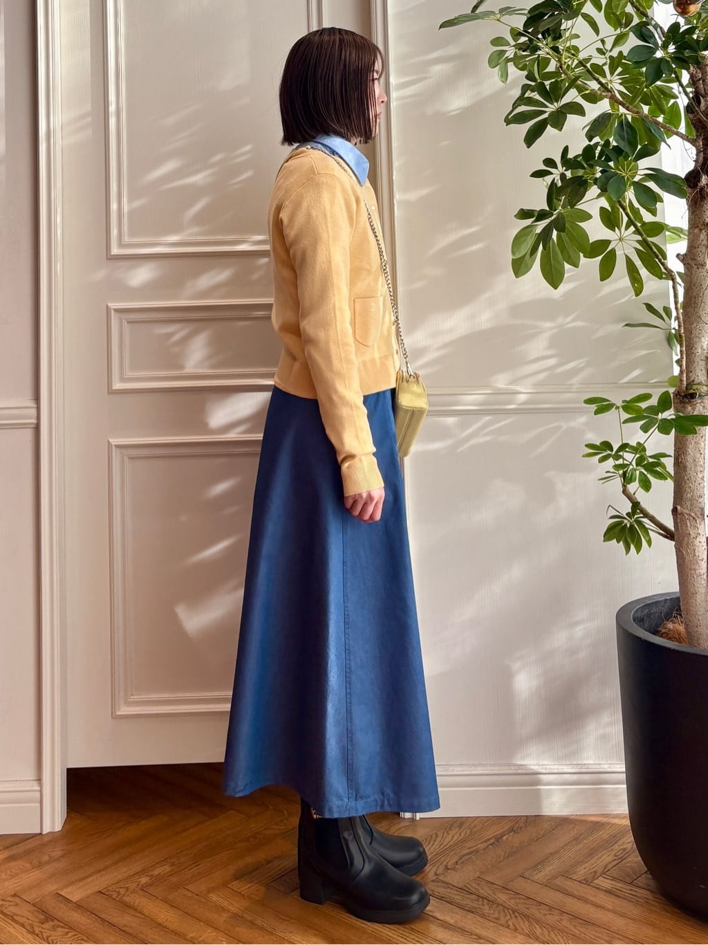 nakaoさんの「DRESSTERIOR｜【接触冷感/吸水速乾】クールタッチ デニムライク タックスカート」を使ったコーディネート