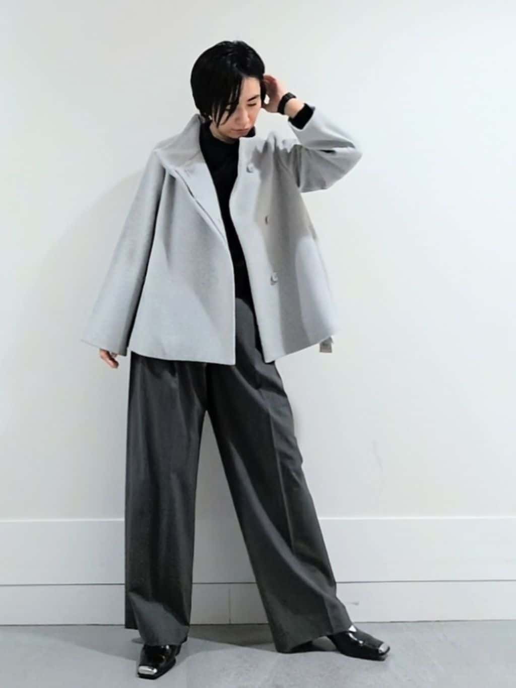 ミズタさんの「UNTITLED｜【着回しが効く／オンオフアウター】ウールショートコート」を使ったコーディネート