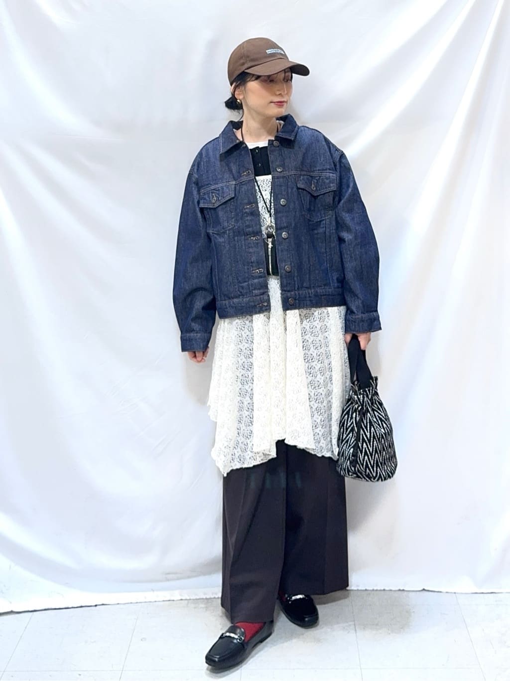 𝐇𝐢𝐫𝐨𝐦𝐢さんの「SHOO･LA･RUE｜【前後2WAYネック】レイヤードスタイルにおすすめ レースキャミチュニック」を使ったコーディネート