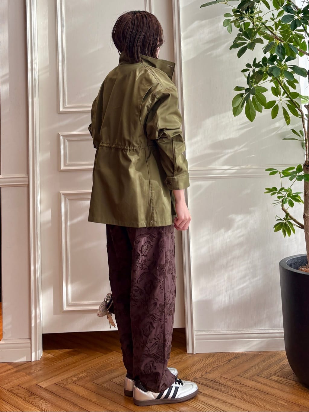 nakaoさんの「DRESSTERIOR｜【ウォッシャブル/ウエストゴム】コットンエンブロイダリー イージーパンツ」を使ったコーディネート