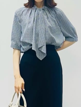 Miwaさんの「UNTITLED｜【通勤/オフィス】ジオメ柄ボウタイブラウス」を使ったコーディネート