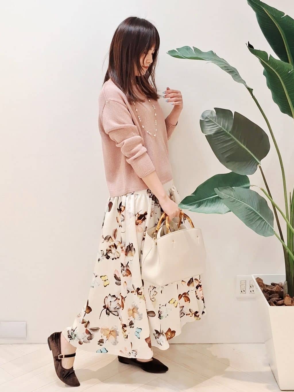 YuKaRiさんの「UNTITLED｜【COLLECTION LINE】花柄タックスカート」を使ったコーディネート