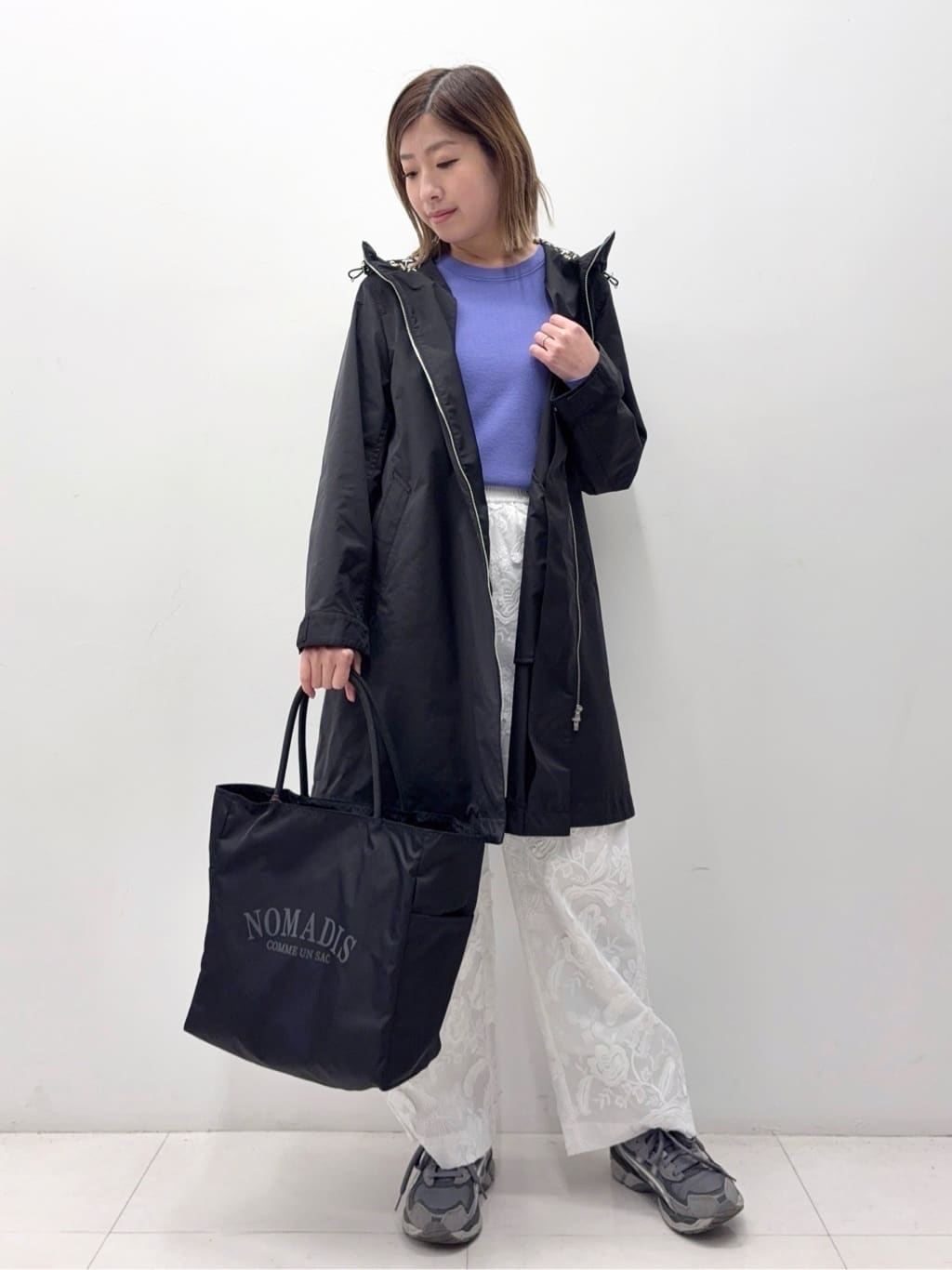 Nishijimaさんの「DRESSTERIOR｜【ウォッシャブル/撥水素材】撥水フーテッドツイルコート」を使ったコーディネート