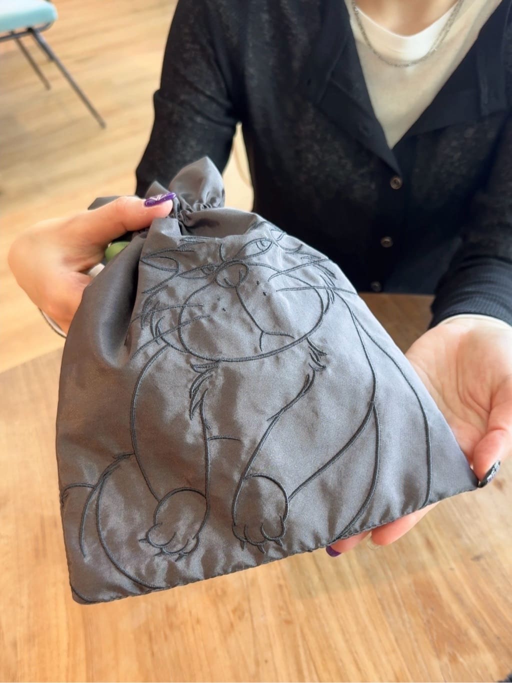 𝐜𝐡𝐢𝐤𝐚さんの「SHOO･LA･RUE｜【Disney】キャット刺繍巾着」を使ったコーディネート