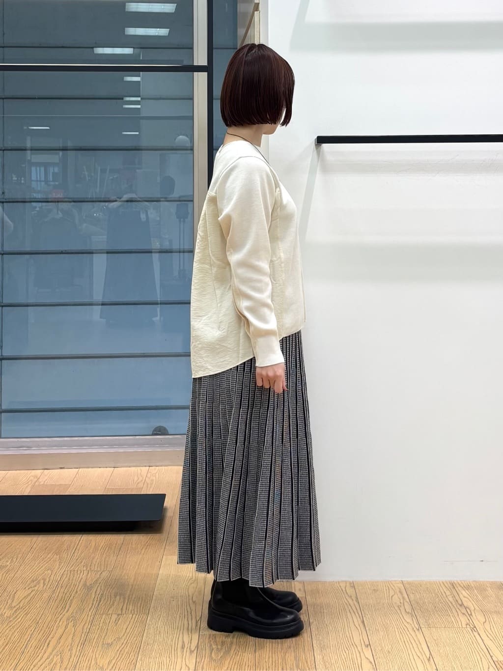 asamiさんの「INDIVI｜【洗える／選べる8色】トーンアップニット」を使ったコーディネート