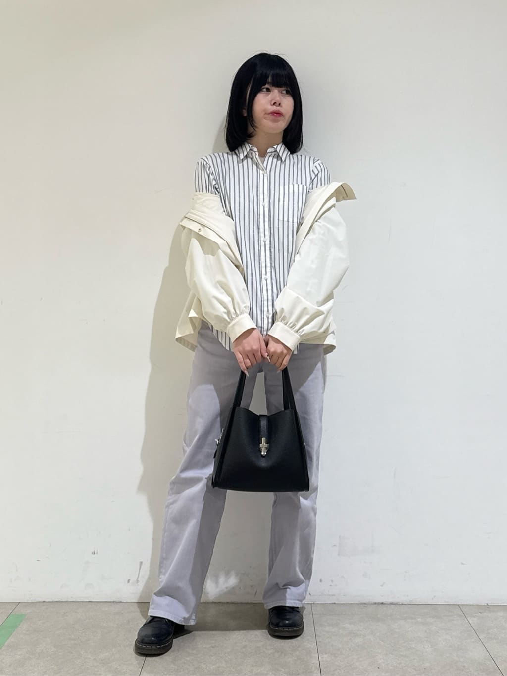 rinaさんの「INDIVI｜【2WAY／洗える】ラメストライプ コットン混シャツ」を使ったコーディネート