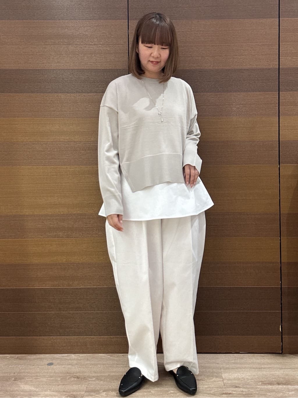yumeさんの「OPAQUE.CLIP｜《ツインセット》ワイドニット&times;裾フレアタンクトップ【洗濯機OK】」を使ったコーディネート