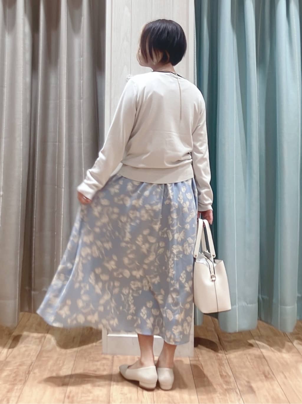 aaamiさんの「SHOO･LA･RUE｜【洗濯機可/S-LL/アンサンブル可】すっきりと好印象 配色クルーネックニット」を使ったコーディネート