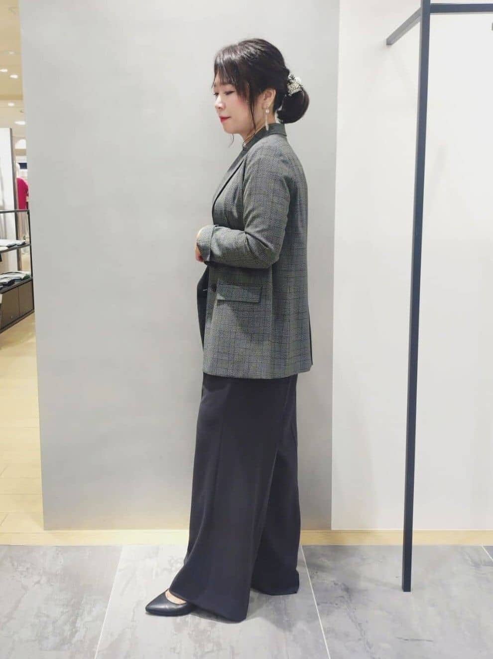 TOMOMIさんの「INDIVI｜【着心地◎！】タックワイドパンツ」を使ったコーディネート