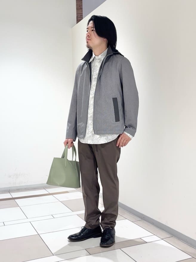 及川さんの「TAKEO KIKUCHI｜2WAYアクティブ ライト ブルゾン」を使ったコーディネート