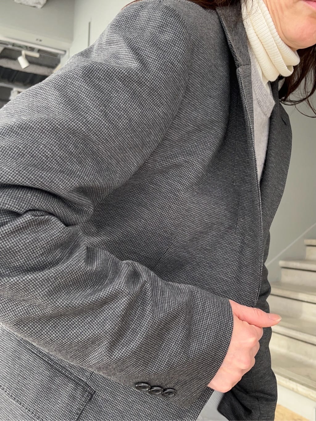 神野（jinno）さんの「TAKEO KIKUCHI｜【Air Palette Knit】ワンポイント カラーニット プルオーバー」を使ったコーディネート