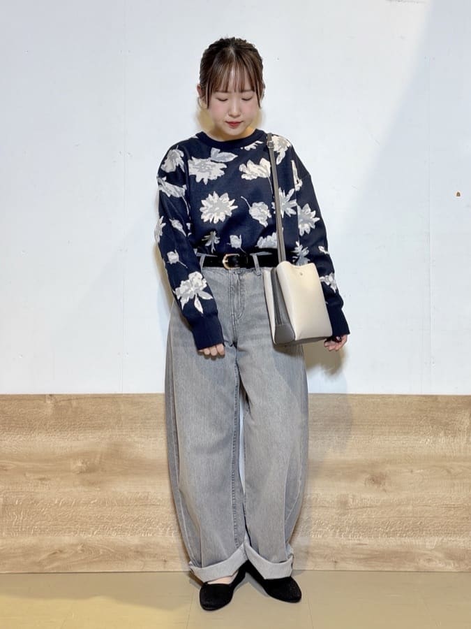るねさんの「SHOO･LA･RUE｜【洗濯機可/S-LL】ゆるシルエット 甘すぎない　大人の花柄もちもちニット」を使ったコーディネート