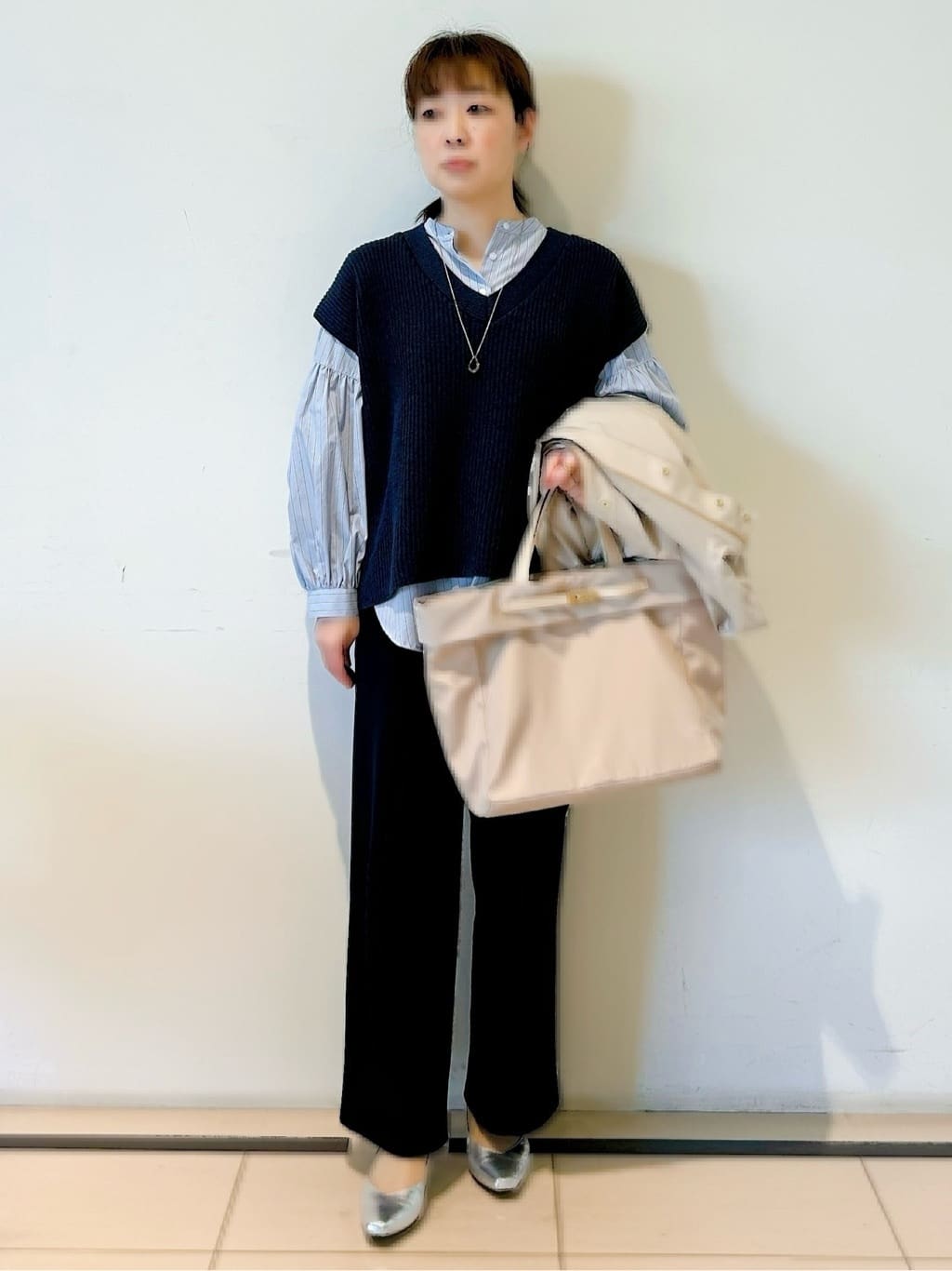 ひーさんの「Reflect｜【撥水】ストレッチタフタミドル丈スタンドカラーコート」を使ったコーディネート