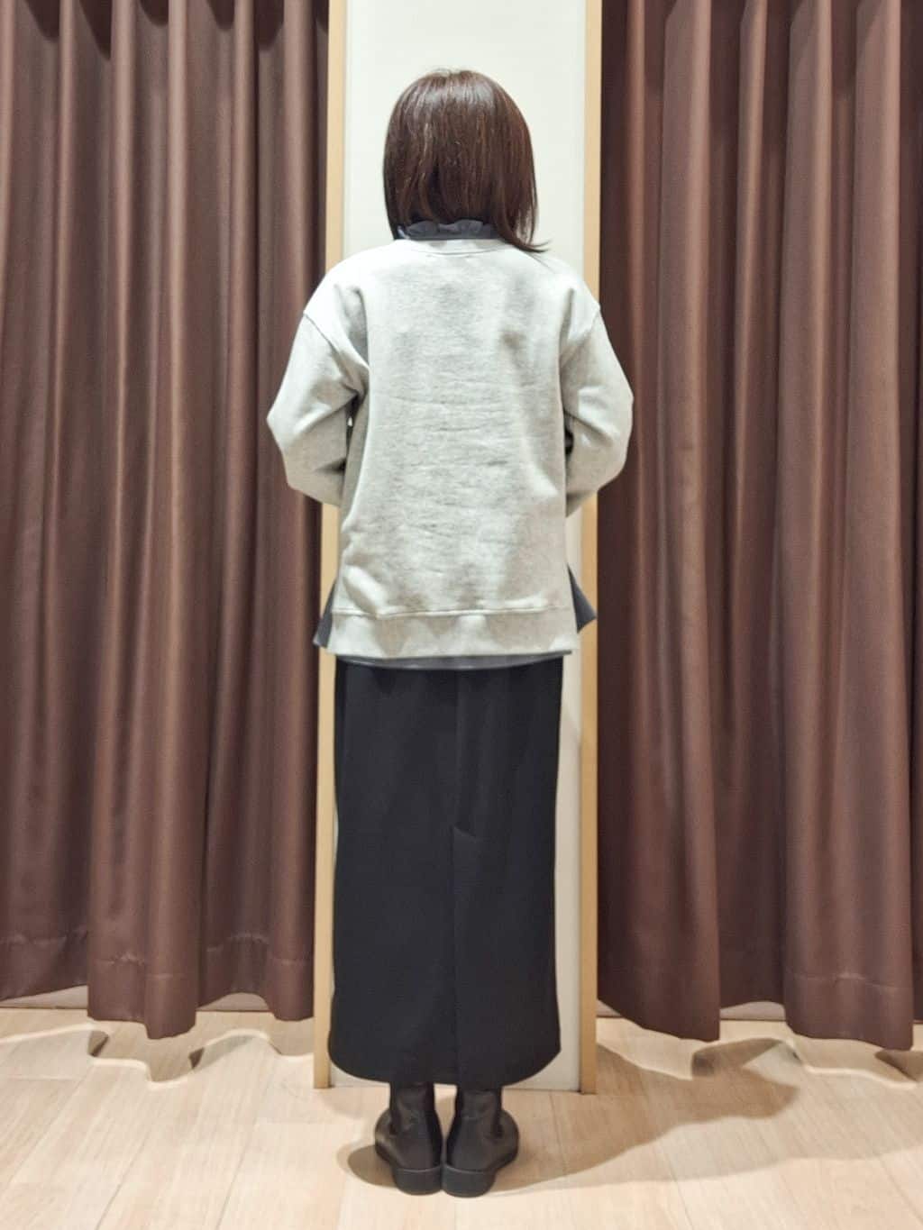 ウタさんの「grove｜刺繍ロゴ裏毛スウェットプルオーバー」を使ったコーディネート