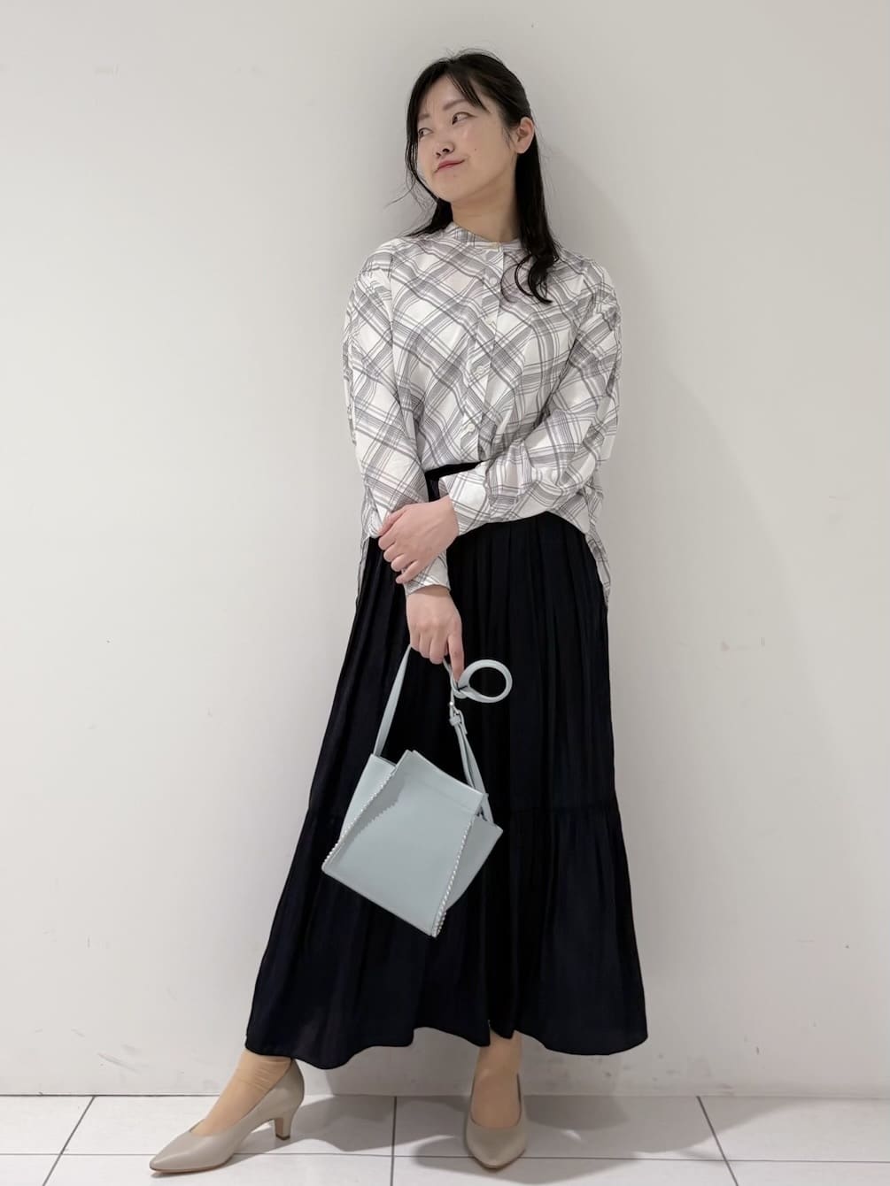 momokoさんの「INDIVI｜【2WAY／シアー】バイアスチェック柄＆無地 カシュクールシャツ」を使ったコーディネート