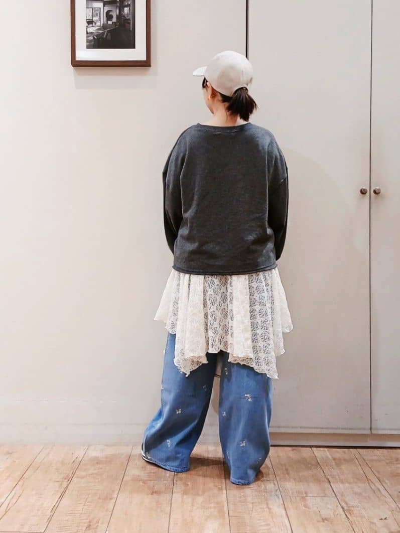 Riranさんの「SHOO･LA･RUE｜【洗濯機可/S-LL】コーデの主役になる ロゴアソート 裏毛スウェット」を使ったコーディネート