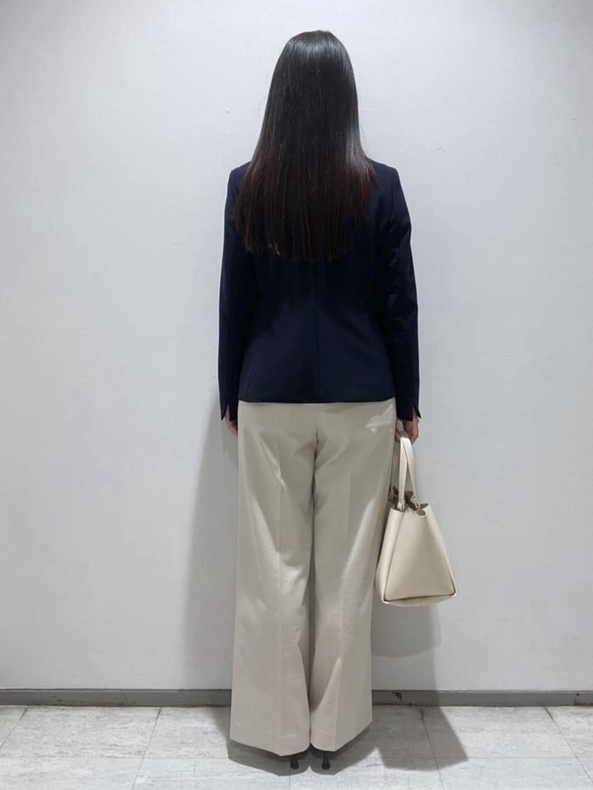 meiさんの「INDIVI｜【通勤／イージーケア】Vネック ジョーゼットブラウス」を使ったコーディネート