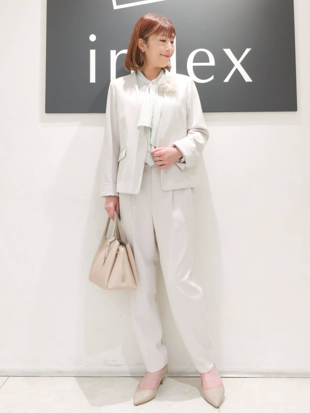 n.さんの「index｜ストレッチテーパードパンツ／セットアップ可【洗濯機OK／防シワ／イージーアイロン】」を使ったコーディネート