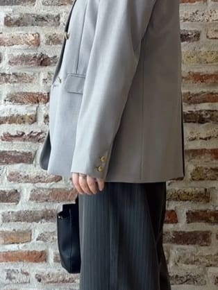 tokiさんの「THE SHOP TK｜【通勤にもデイリーにも】CAVIAN 金ボタンダブルブレストジャケット」を使ったコーディネート