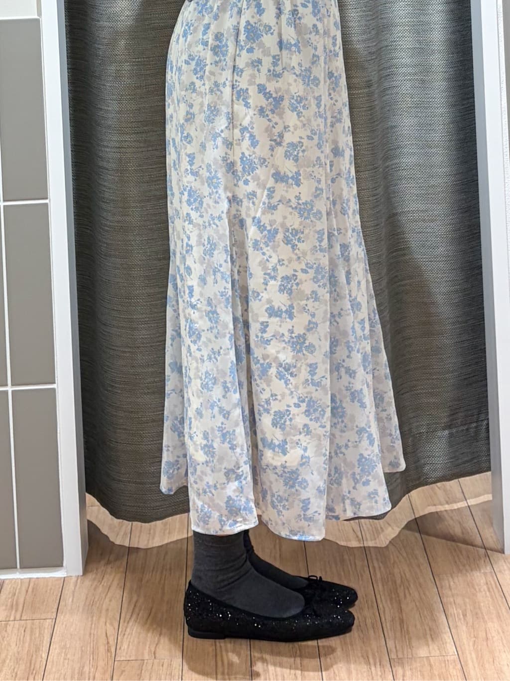 Kotoさんの「grove｜【撥水／シルエット2WAY】羽織るだけでサマになる、スタンドネックテントラインコート」を使ったコーディネート
