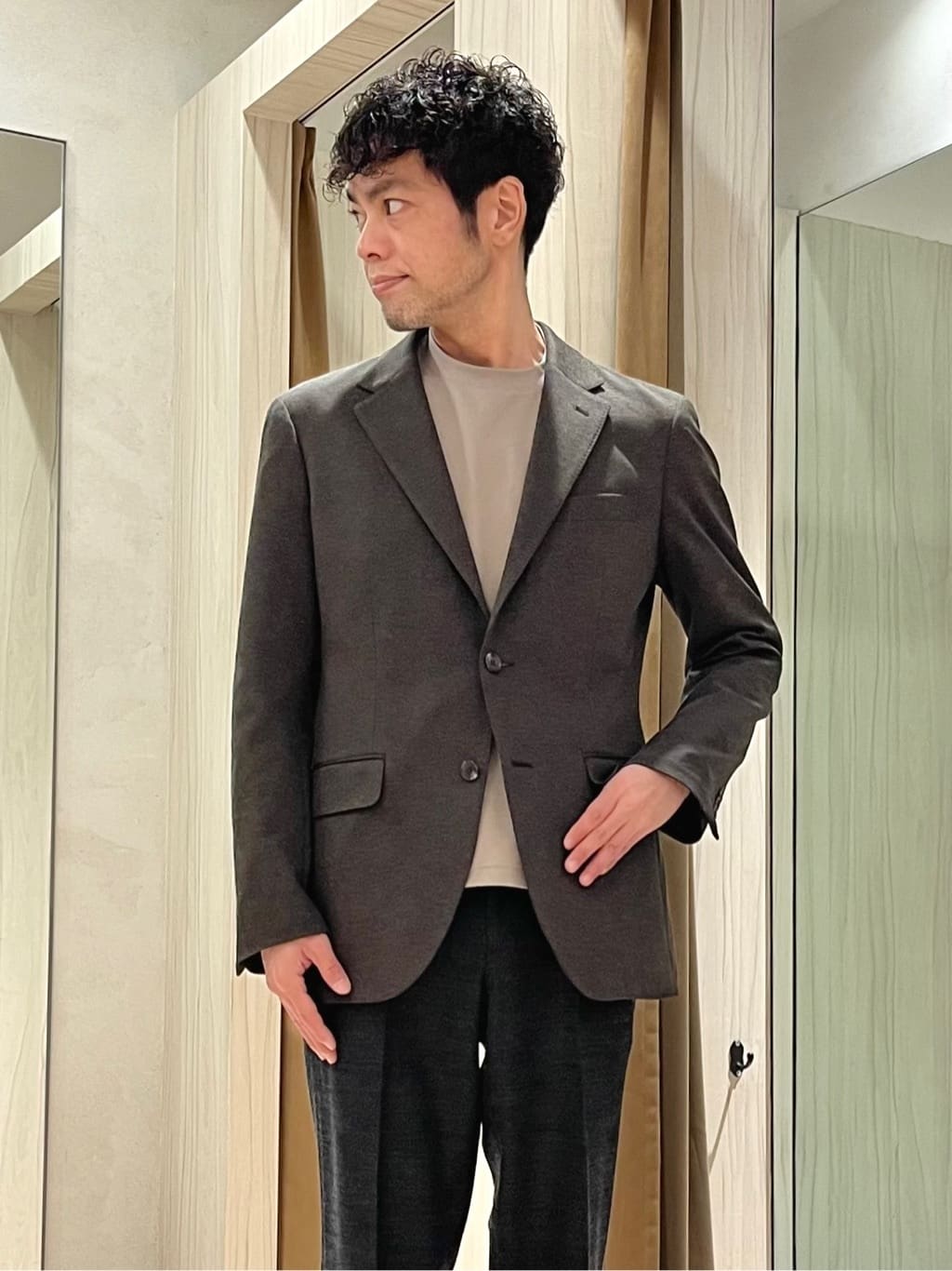 URAさんの「TAKEO KIKUCHI｜【ウールカシミヤブレンド】ビーバー調 スタンドカラー コート」を使ったコーディネート