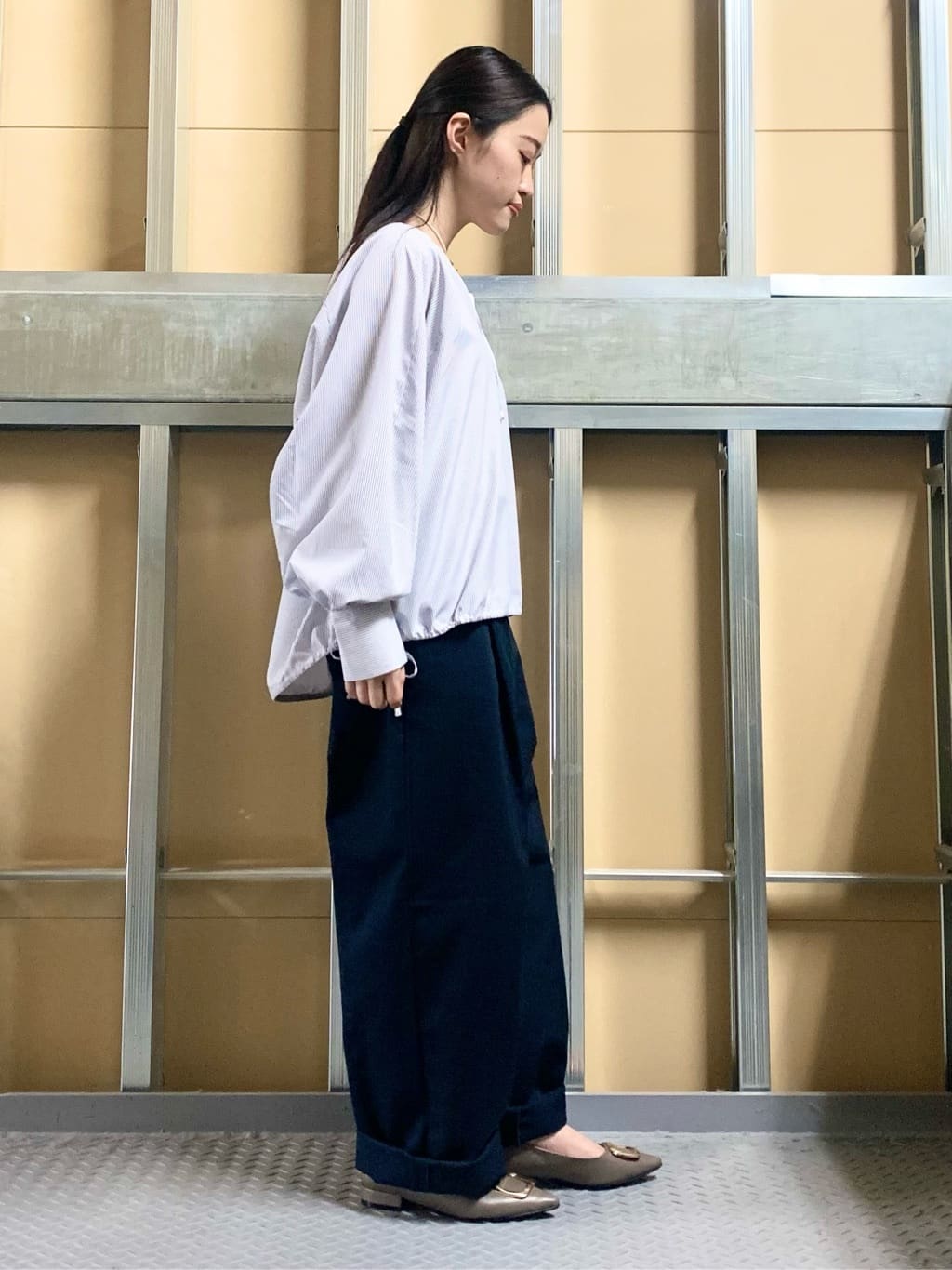 sahoさんの「THE SHOP TK｜キーネックストライプドロストシャツブラウス」を使ったコーディネート