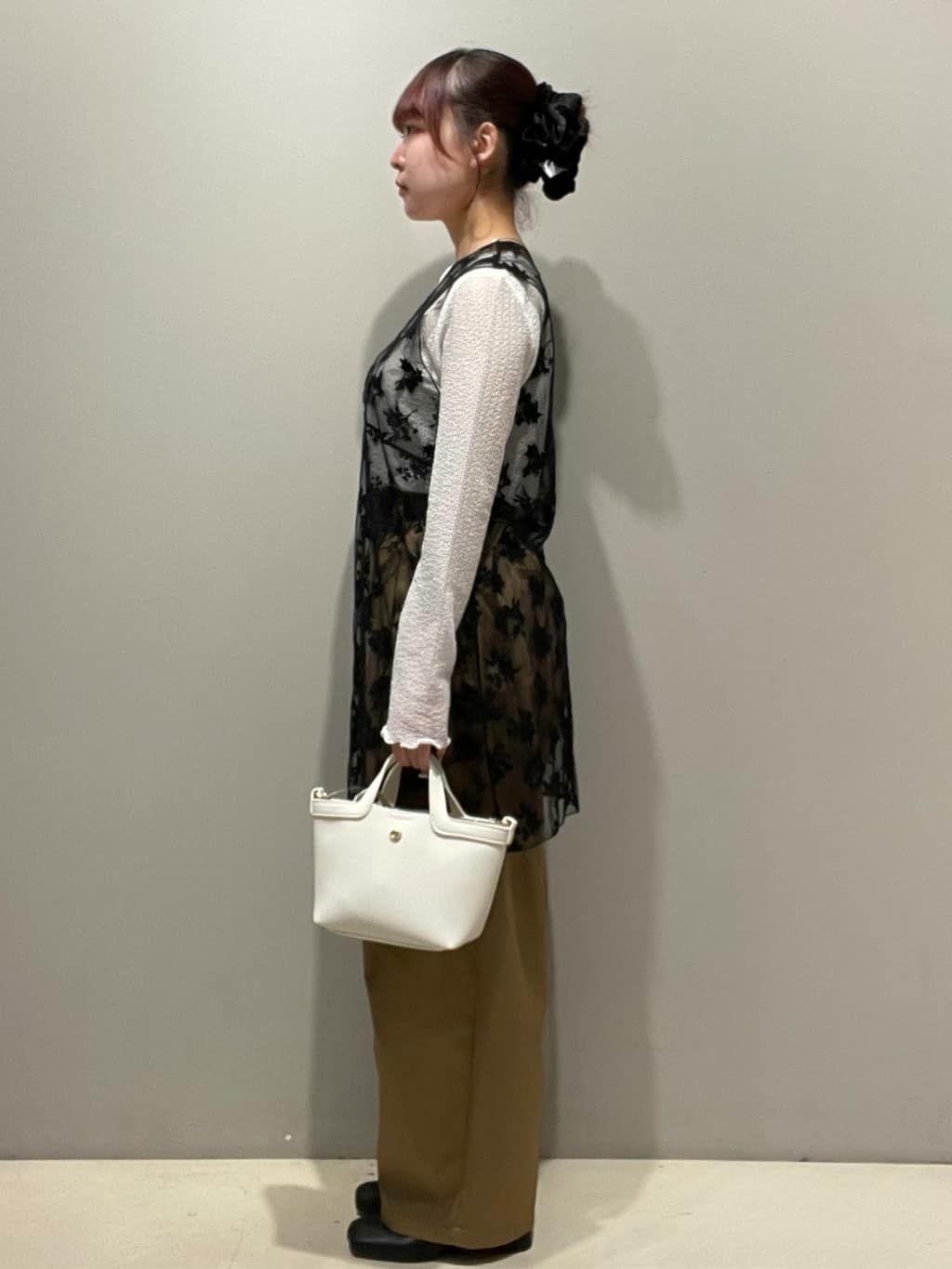 mikiさんの「OPAQUE.CLIP｜スクエアバックルワイドベルト」を使ったコーディネート