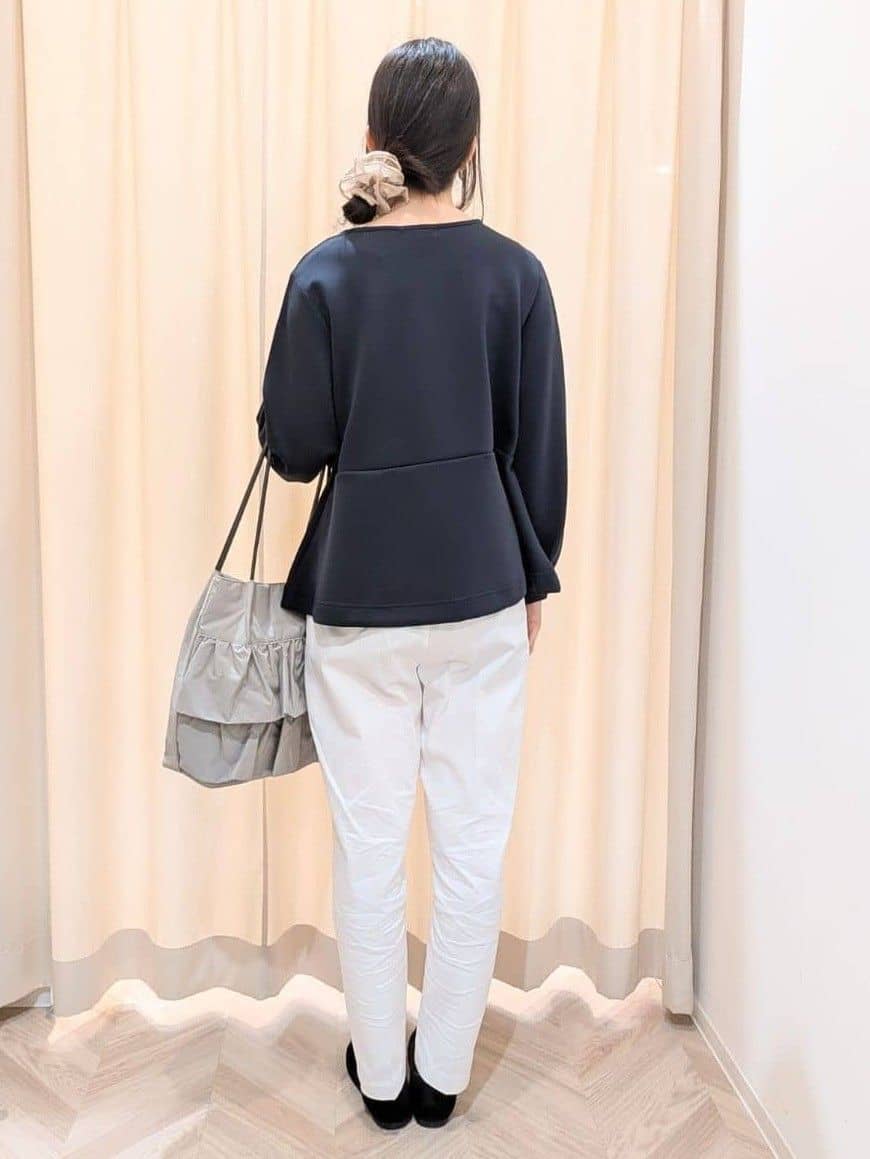 hinaさんの「SHOO･LA･RUE｜【洗濯機可/SS-LL/美脚シルエット】脚を真っ直ぐに見せてくれる スティックパンツ」を使ったコーディネート