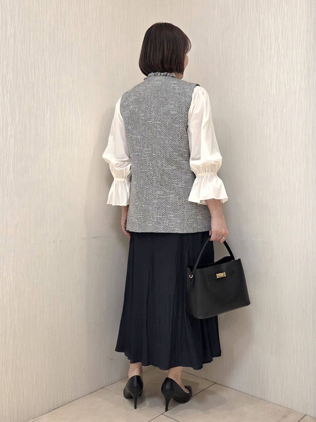 naokoさんの「UNTITLED｜【オンオフ使える】スラブツイード ジレ」を使ったコーディネート
