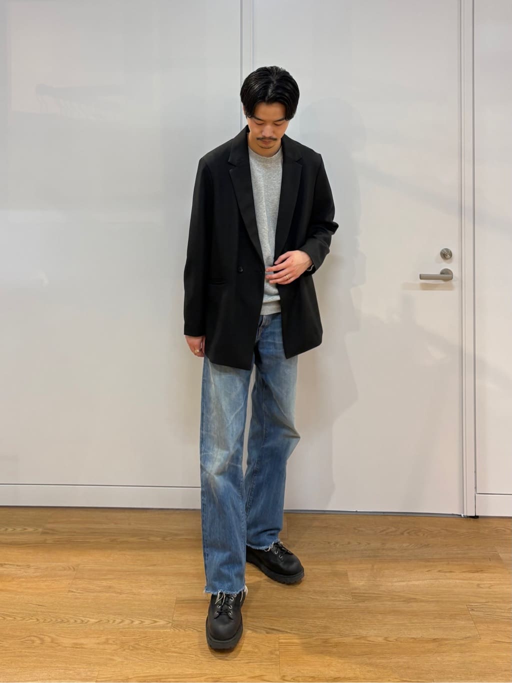 北浦歩大さんの「tk.TAKEO KIKUCHI｜【テクニック不要でおしゃれ完成！】オーバーサイズダブルセットアップ/上下2点セット/コスパ良し/ON」を使ったコーディネート