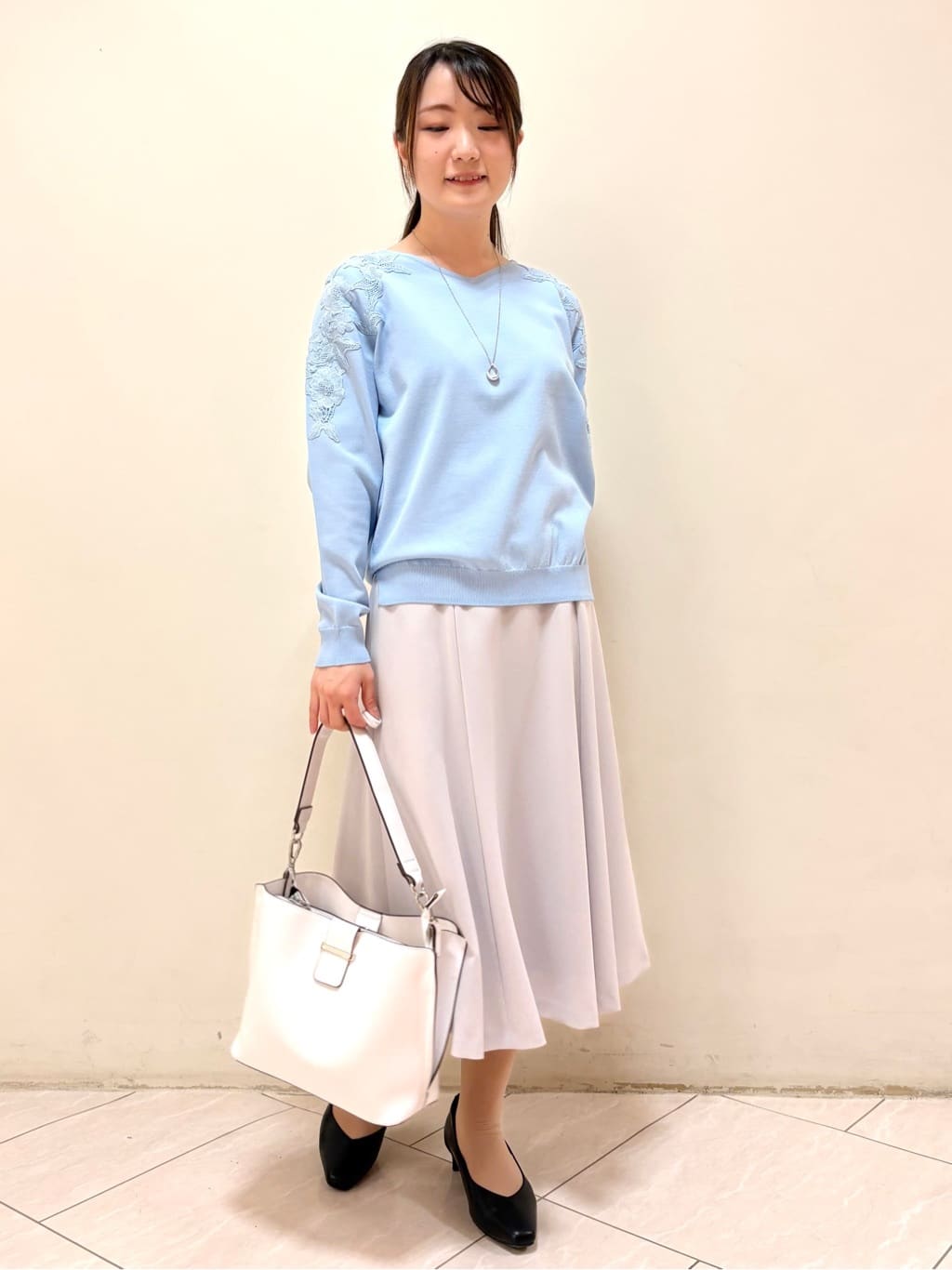 mikiさんの「Reflect｜レースデザインスリーブニットプルオーバー」を使ったコーディネート