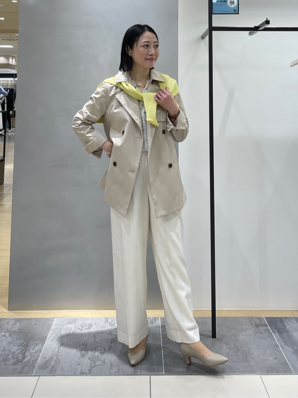 shihoさんの「INDIVI｜【花粉付着防止／撥水／UVケア】名品トレンチコート」を使ったコーディネート