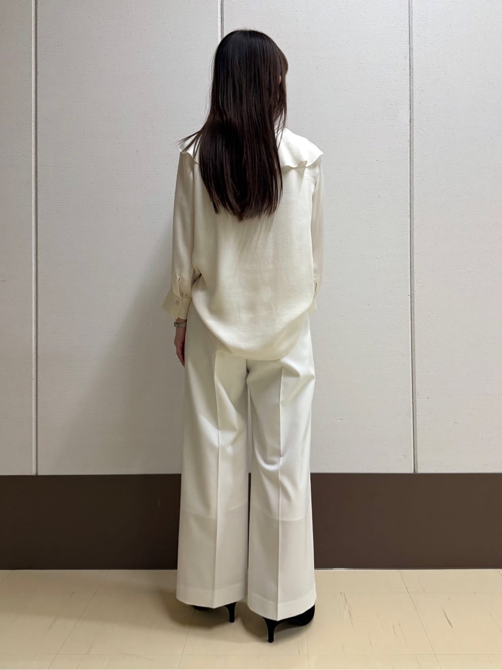 mamiさんの「INDIVI｜【洗える】ラッフルサテンブラウス」を使ったコーディネート