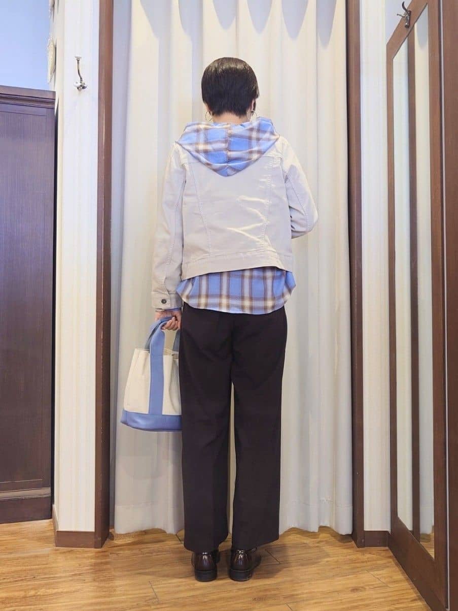 ERIKOさんの「SHOO･LA･RUE｜【洗濯機可】涼しげで軽やかな チェックシャツパーカ」を使ったコーディネート
