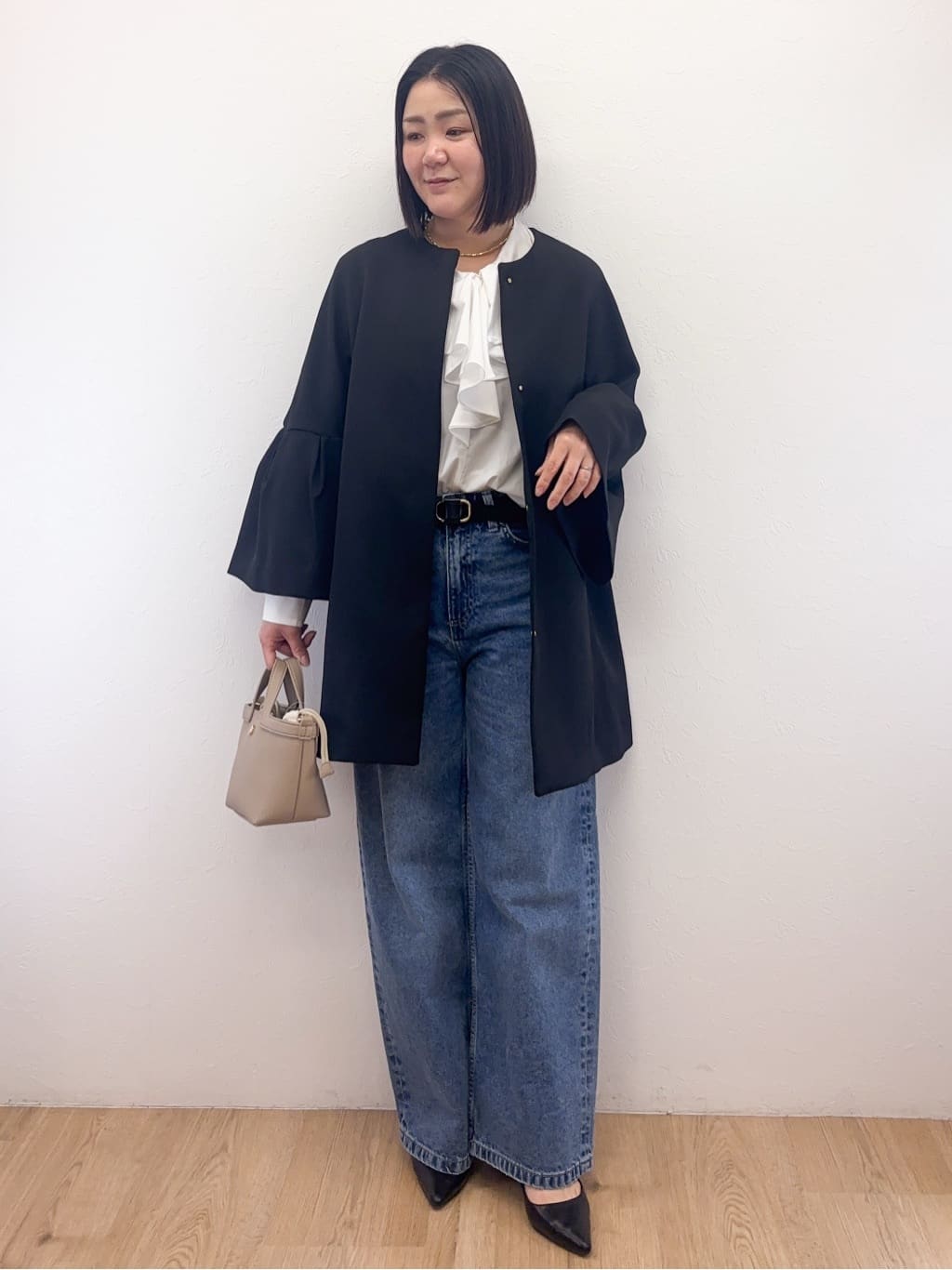 Takeさんの「OPAQUE.CLIP｜フレアスリーブミドルコート【洗濯機OK】」を使ったコーディネート