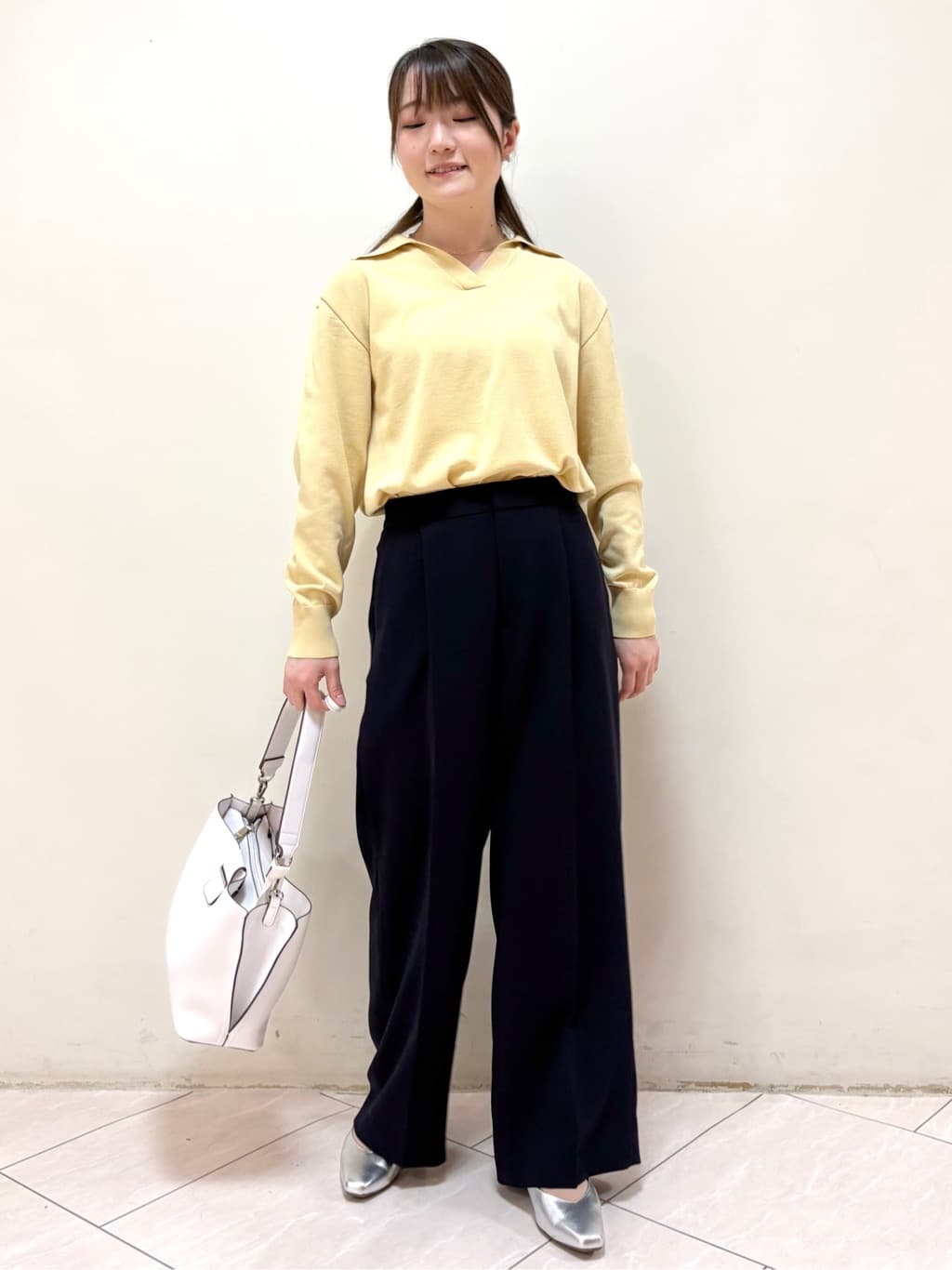 mikiさんの「Reflect｜スキッパーネックニットプルオーバー」を使ったコーディネート