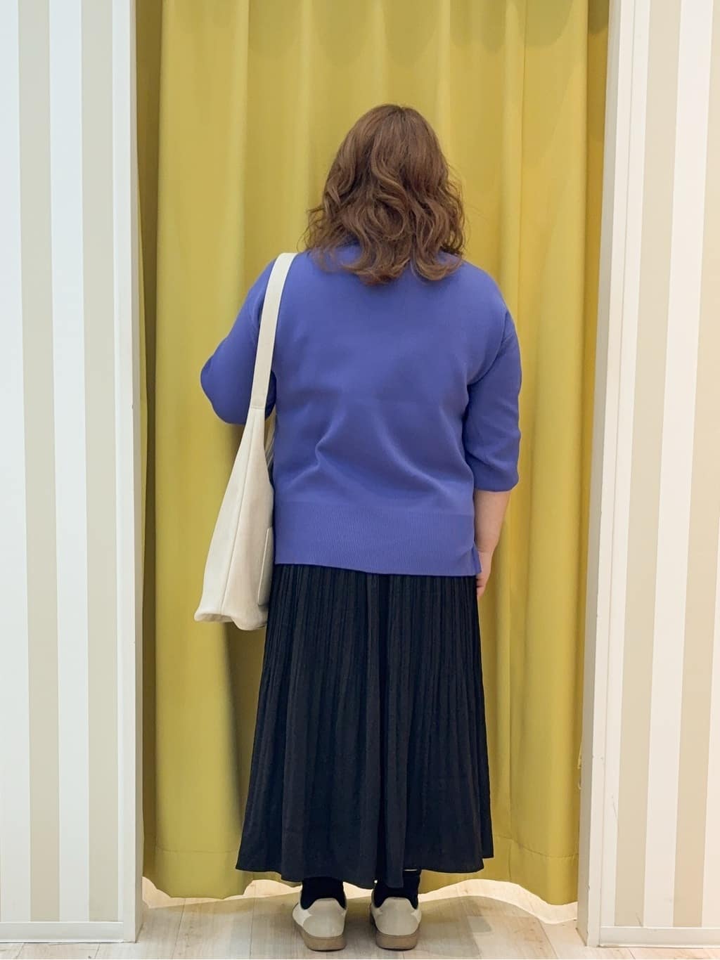 kotoさんさんの「SHOO･LA･RUE｜【高レビュー/洗濯機可/S-LL】さらに軽くなった スポンディッシュ裾フェイクトップス」を使ったコーディネート