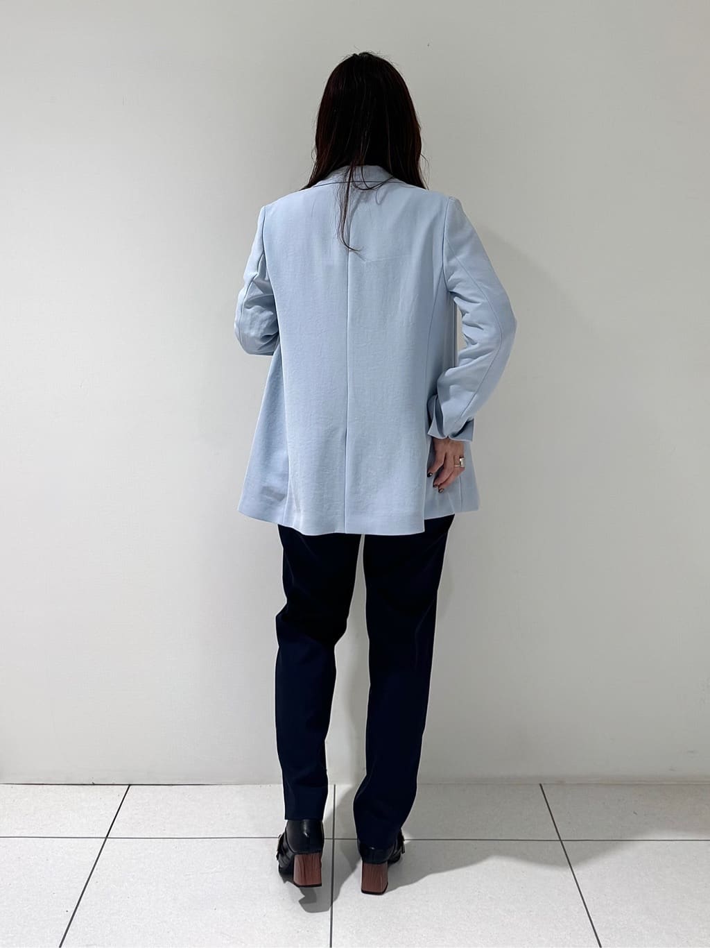 そんさんの「INDIVI｜【洗える／多機能／SETUP可】着る日傘ダブルジャケット」を使ったコーディネート