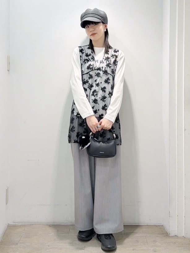 くっしーさんの「OPAQUE.CLIP｜シアー刺繍チュニックブラウス【洗濯機OK】」を使ったコーディネート