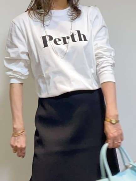 tomoさんの「UNTITLED｜【Healthy DENIM】PerthロングTシャツ」を使ったコーディネート