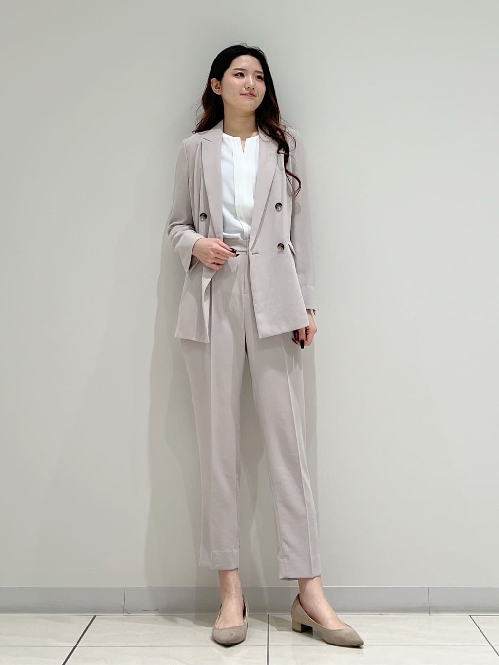 T.Kさんの「INDIVI｜【洗える／透けにくい】ジオメ柄プリントブラウス」を使ったコーディネート