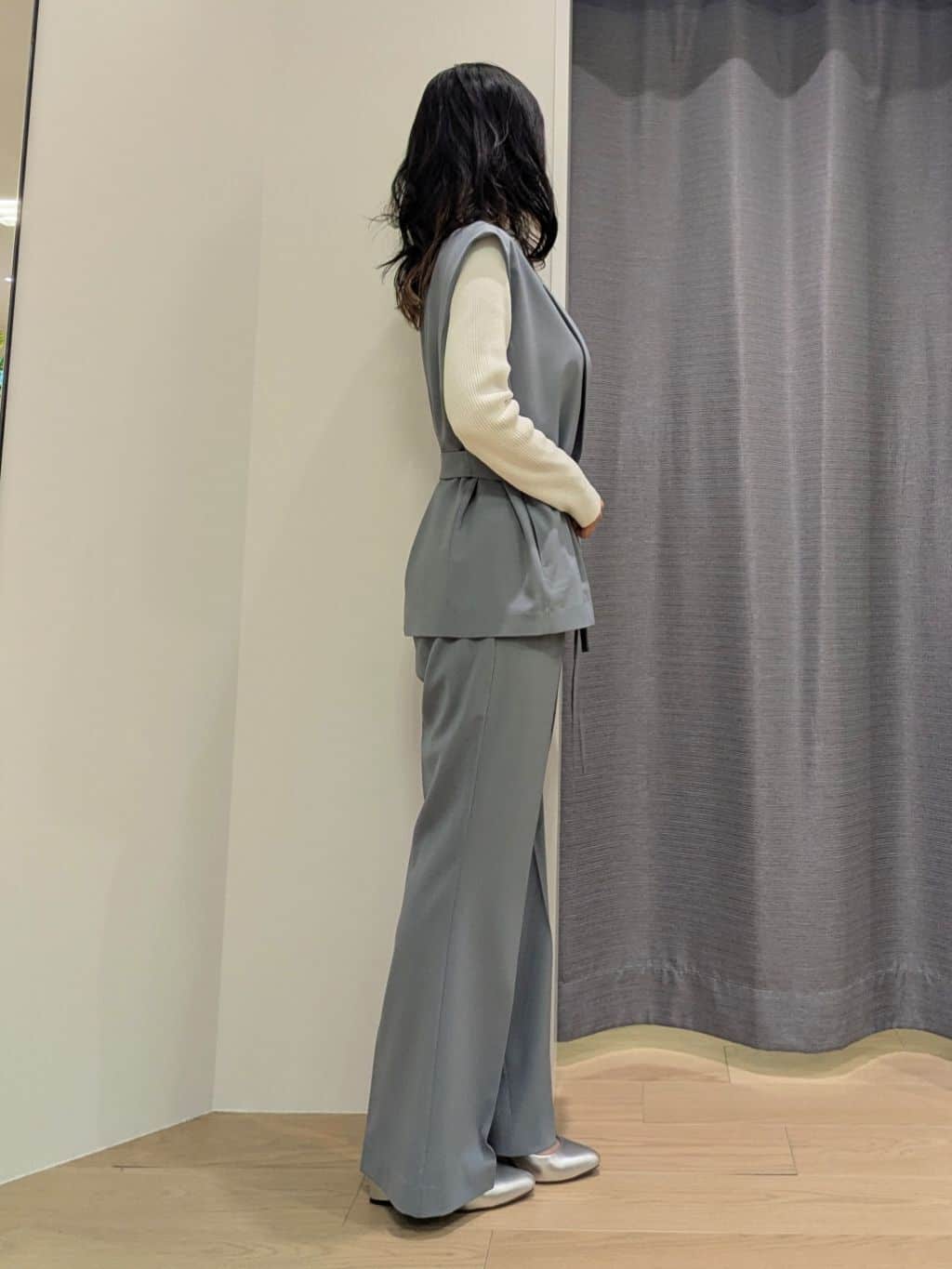 miiさんの「INDIVI｜Comfy SET UP｜ストレートフレアパンツ【セットアップ対応／通勤／カセット服／接触冷感／UV」を使ったコーディネート