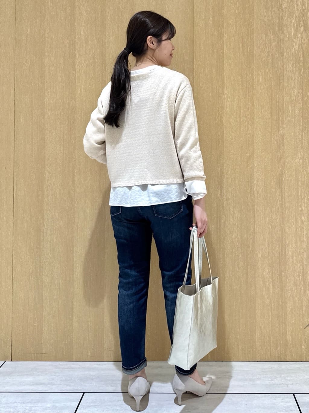 nanaさんの「UNTITLED｜【着映え/洗える】リラックスシャーリングブラウス」を使ったコーディネート