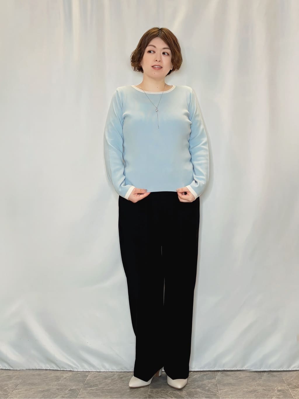たみさんの「SHOO･LA･RUE｜【セットアップ可/S-LL/なめらかタッチ】大人のきれいめスタイルに ノーカラージップブルゾン」を使ったコーディネート