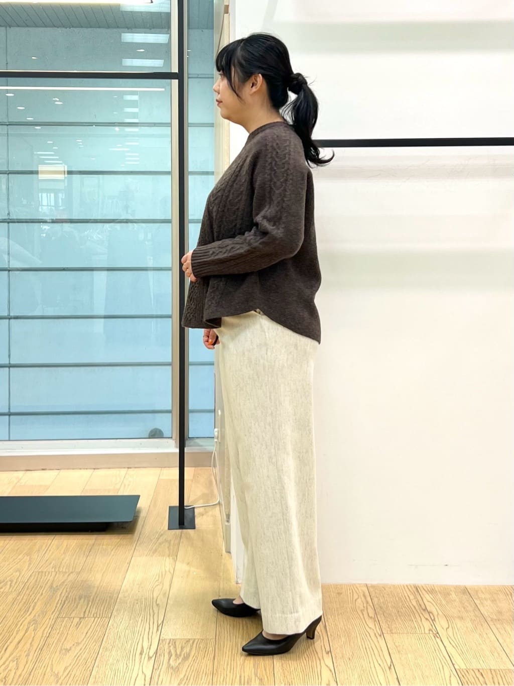 shimaさんの「INDIVI｜【洗える】ケーブルデザイン ラウンドヘムニット」を使ったコーディネート