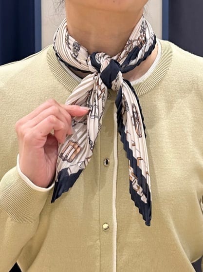 Orikaさんの「grove｜レイヤード風配色カーディガン」を使ったコーディネート