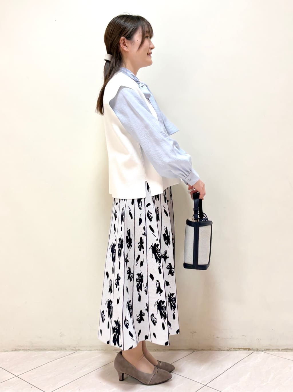mikiさんの「Reflect｜【セットアップ可】ダブルジャカードニットベスト」を使ったコーディネート