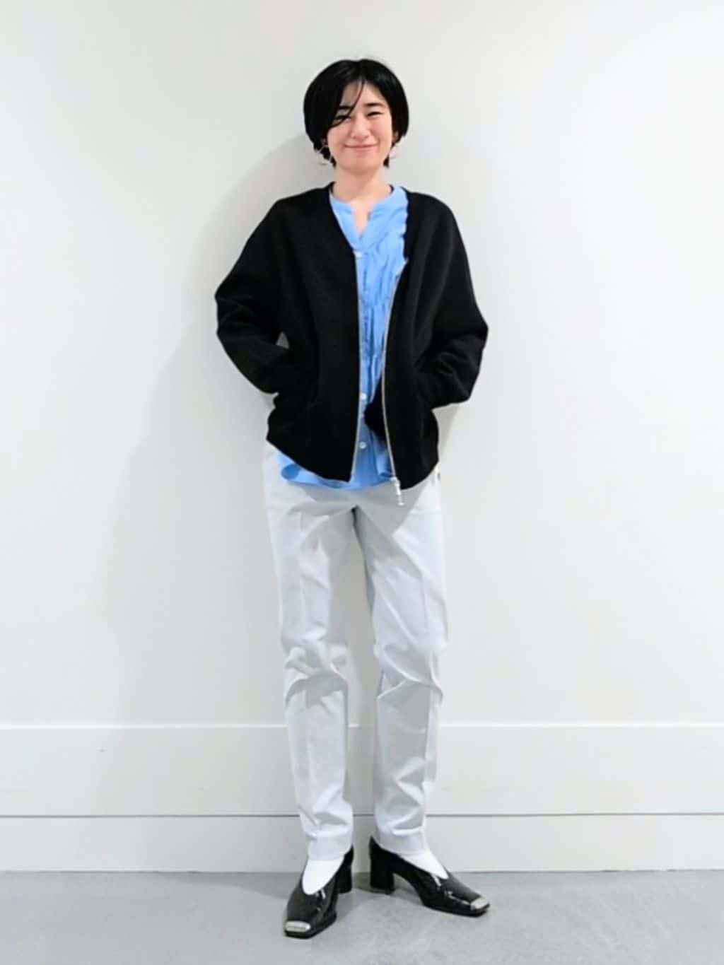 ミズタさんの「UNTITLED｜◆【軽羽織り/セットアップ可】ジップアップニットカーディガン」を使ったコーディネート