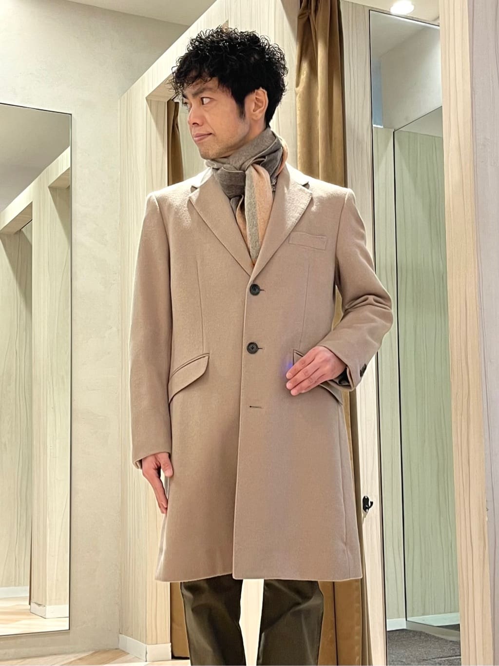 URAさんの「TAKEO KIKUCHI｜カシミヤブレンド ビーバー調チェスターコート」を使ったコーディネート