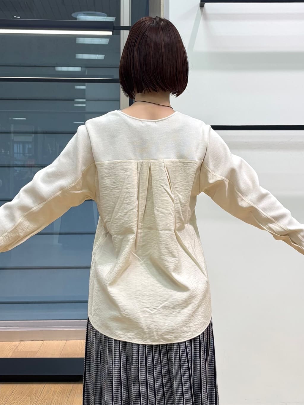 asamiさんの「INDIVI｜【洗える／選べる8色】トーンアップニット」を使ったコーディネート